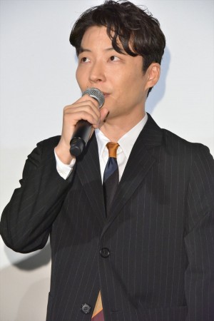 映画『引っ越し大名！』初日舞台挨拶に登場した星野源