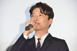 映画『引っ越し大名！』初日舞台挨拶に登場した星野源