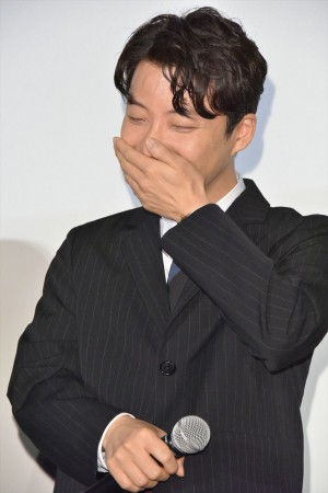 映画『引っ越し大名！』初日舞台挨拶に登場した星野源