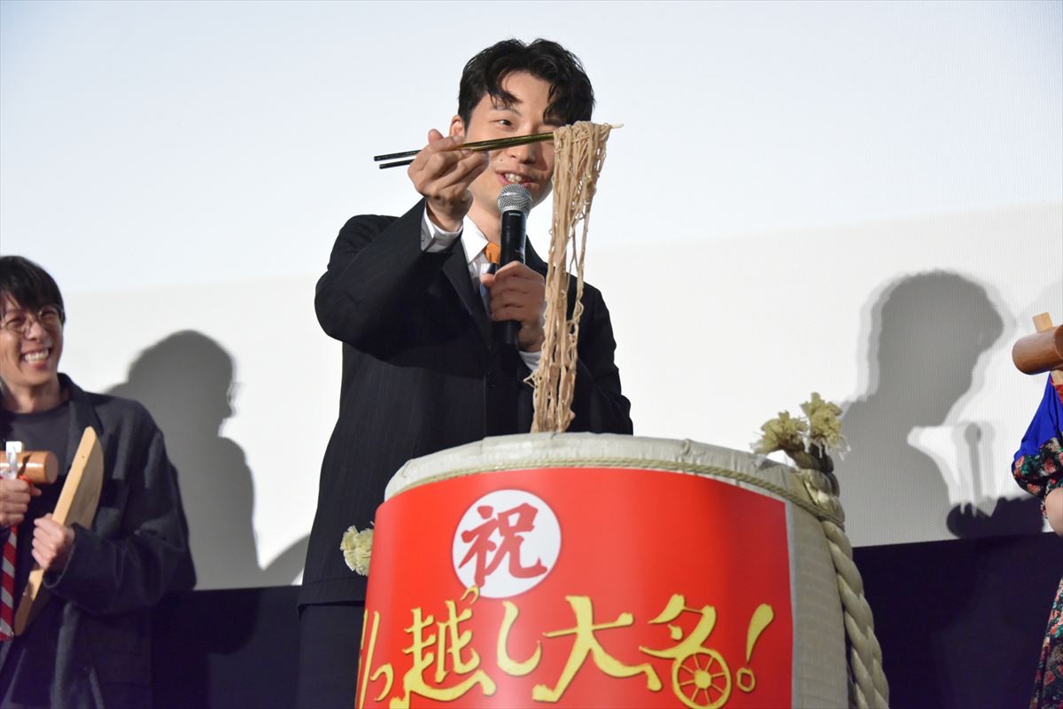 星野源、「インスタグラム始めました」ナマ報告にファン歓声