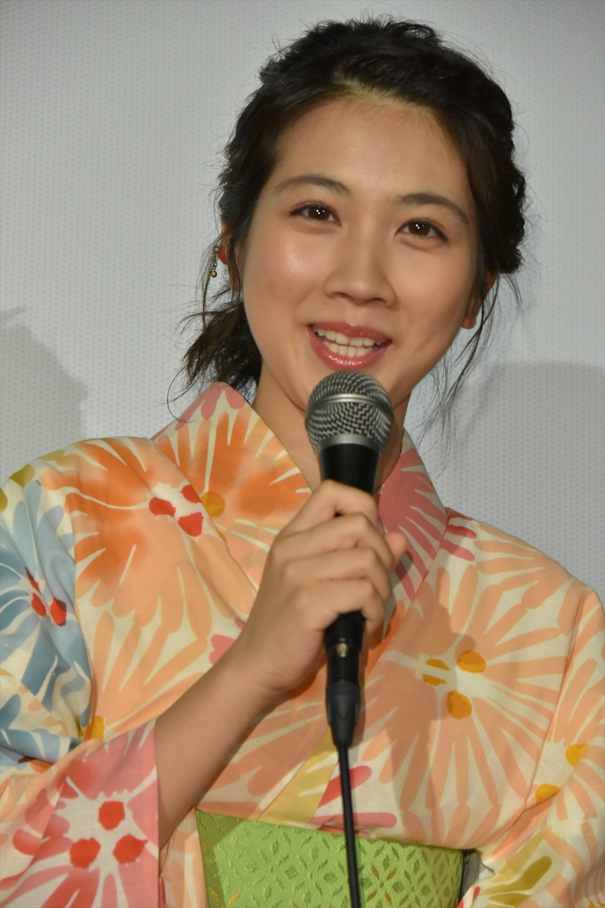 松本穂香、夏の終わりに浴衣披露！ 監督はサプライズ手紙に号泣