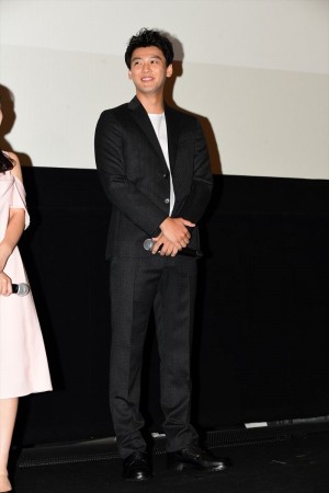 映画『初恋ロスタイム』完成披露上映会に登場した竹内涼真