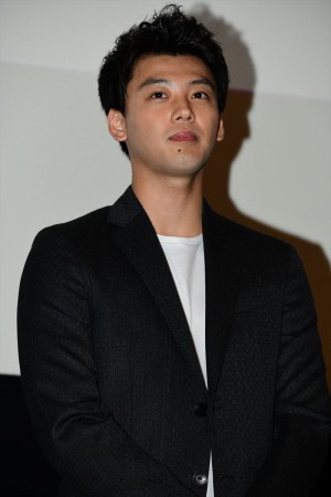 映画『初恋ロスタイム』完成披露上映会に登場した竹内涼真