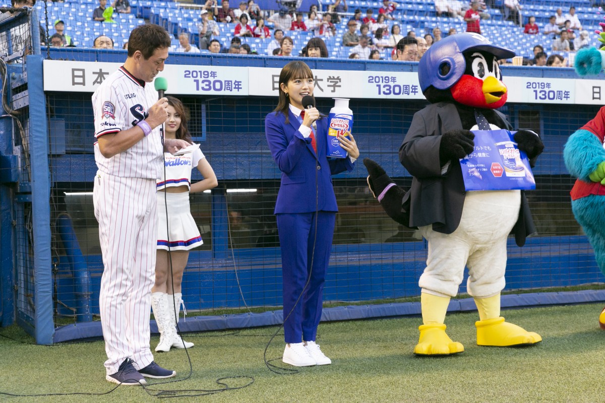 川口春奈がノーバン始球式　5年越しのリベンジ果たす