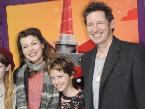 ミラ・ジョヴォヴィッチ＆娘エヴァー＆ポール・W・S・アンダーソン