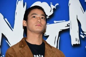 映画『WALKING MAN』完成披露に登場した野村周平