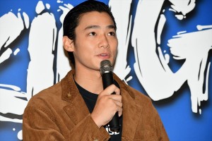 映画『WALKING MAN』完成披露に登場した野村周平