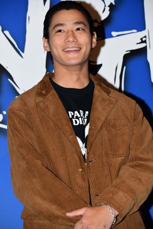 映画『WALKING MAN』完成披露に登場した野村周平