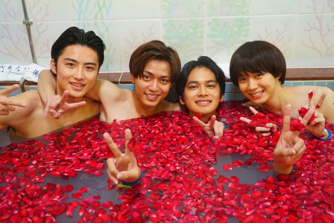 (左から)SPドラマ『FLY! BOYS,FLY! 僕たち、CAはじめました』に出演する岐洲匠、永瀬廉、北村匠海、小越勇輝
