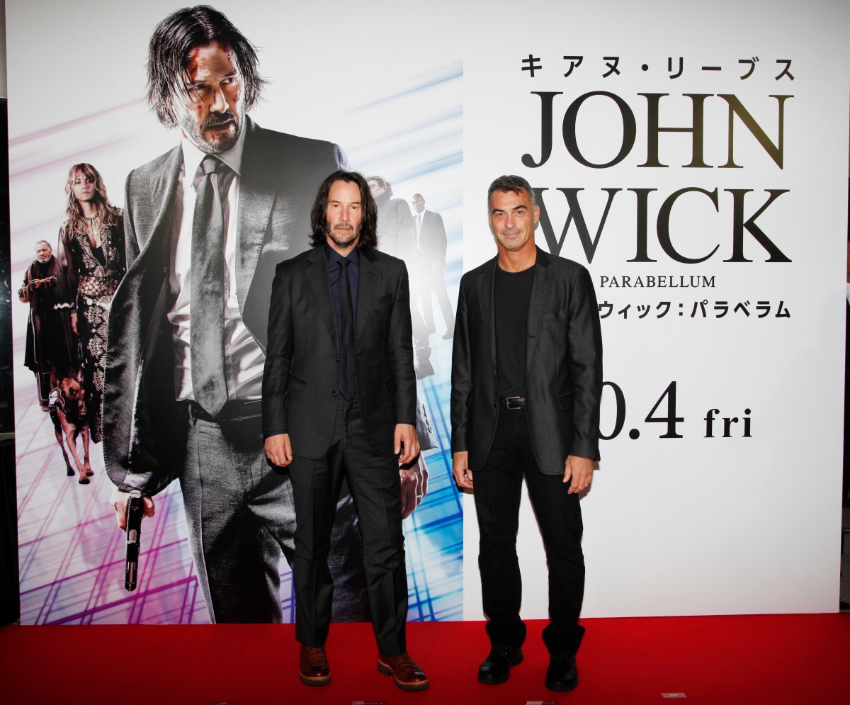 キアヌ・リーヴス、きゃりーぱみゅぱみゅと忍者の印！ “忍者ドレス”を絶賛