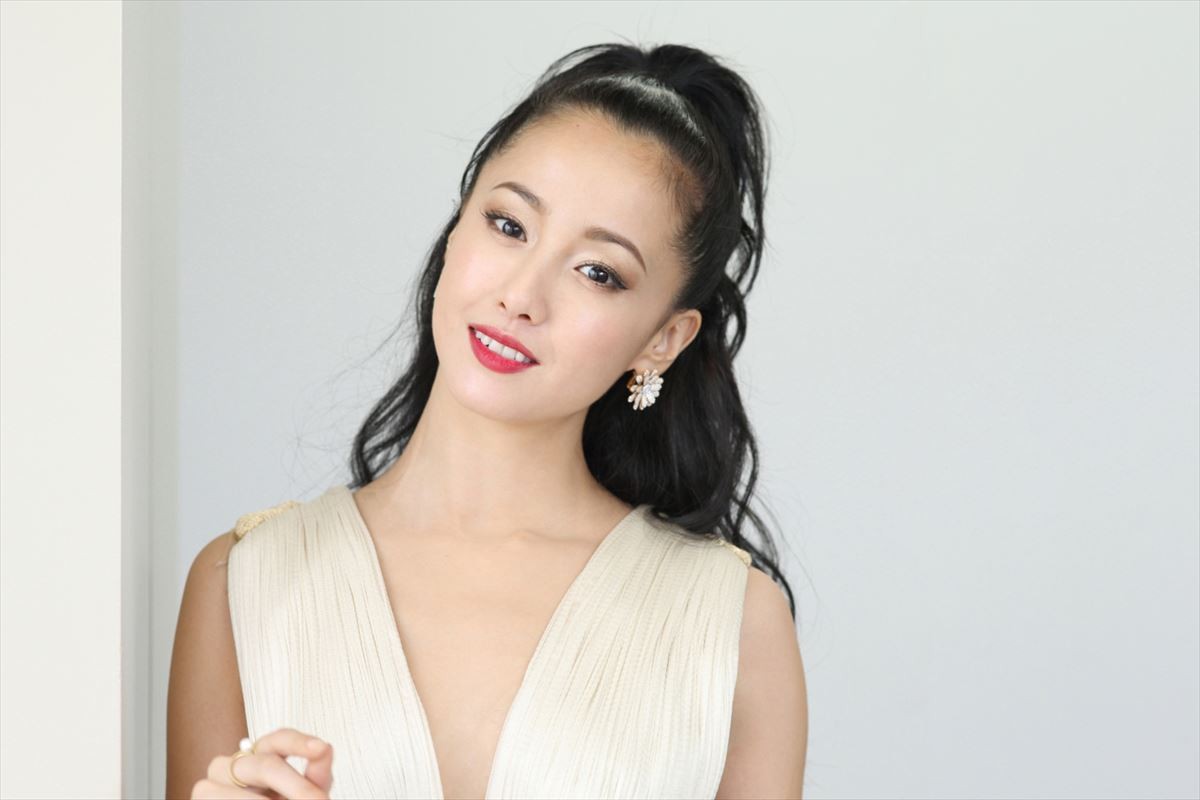 沢尻エリカ、10代で刺激受けた“大先輩”薬師丸ひろ子への思い