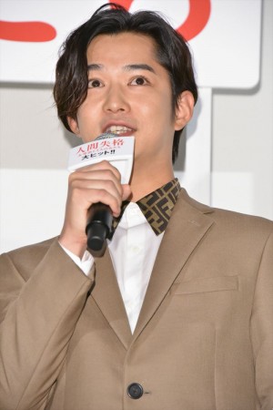 映画『人間失格 太宰治と3人の女たち』公開記念舞台挨拶に出席した千葉雄大