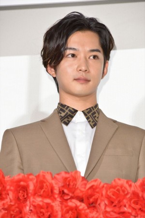 映画『人間失格 太宰治と3人の女たち』公開記念舞台挨拶に出席した千葉雄大