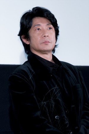 『最初の晩餐』完成披露試写会に登場した永瀬正敏