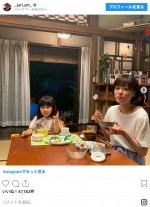 “娘”つぐみ役の加藤柚凪と上野樹里 ※「上野樹里」インスタグラム