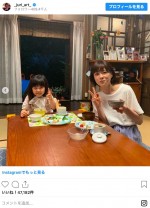 “娘”つぐみ役の加藤柚凪と上野樹里 ※「上野樹里」インスタグラム