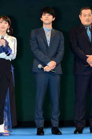 『空の青さを知る人よ』ブルースカイプレミアに登場した吉沢亮