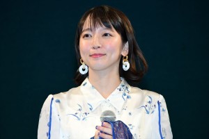 『空の青さを知る人よ』ブルースカイプレミアに登場した吉岡里帆