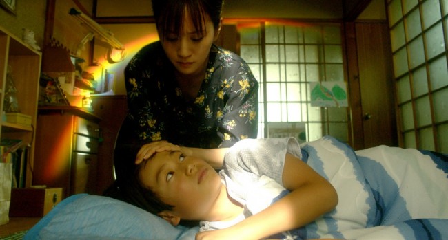映画『葬式の名人』で初の母親役を演じる前田敦子の場面写真