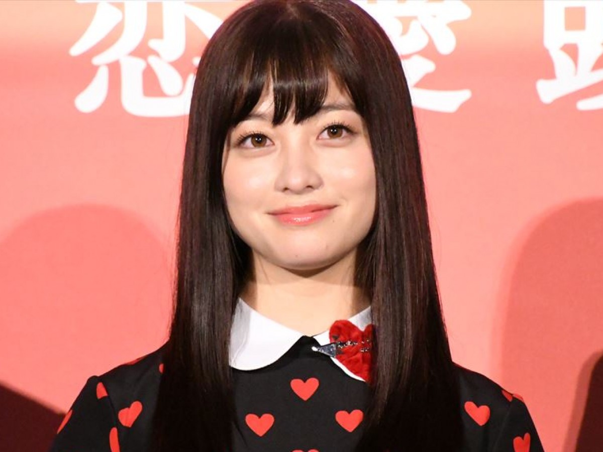 橋本環奈 茶髪 巻き髪の女子高生ルックがかわいすぎる 19年11月24日 エンタメ ニュース クランクイン