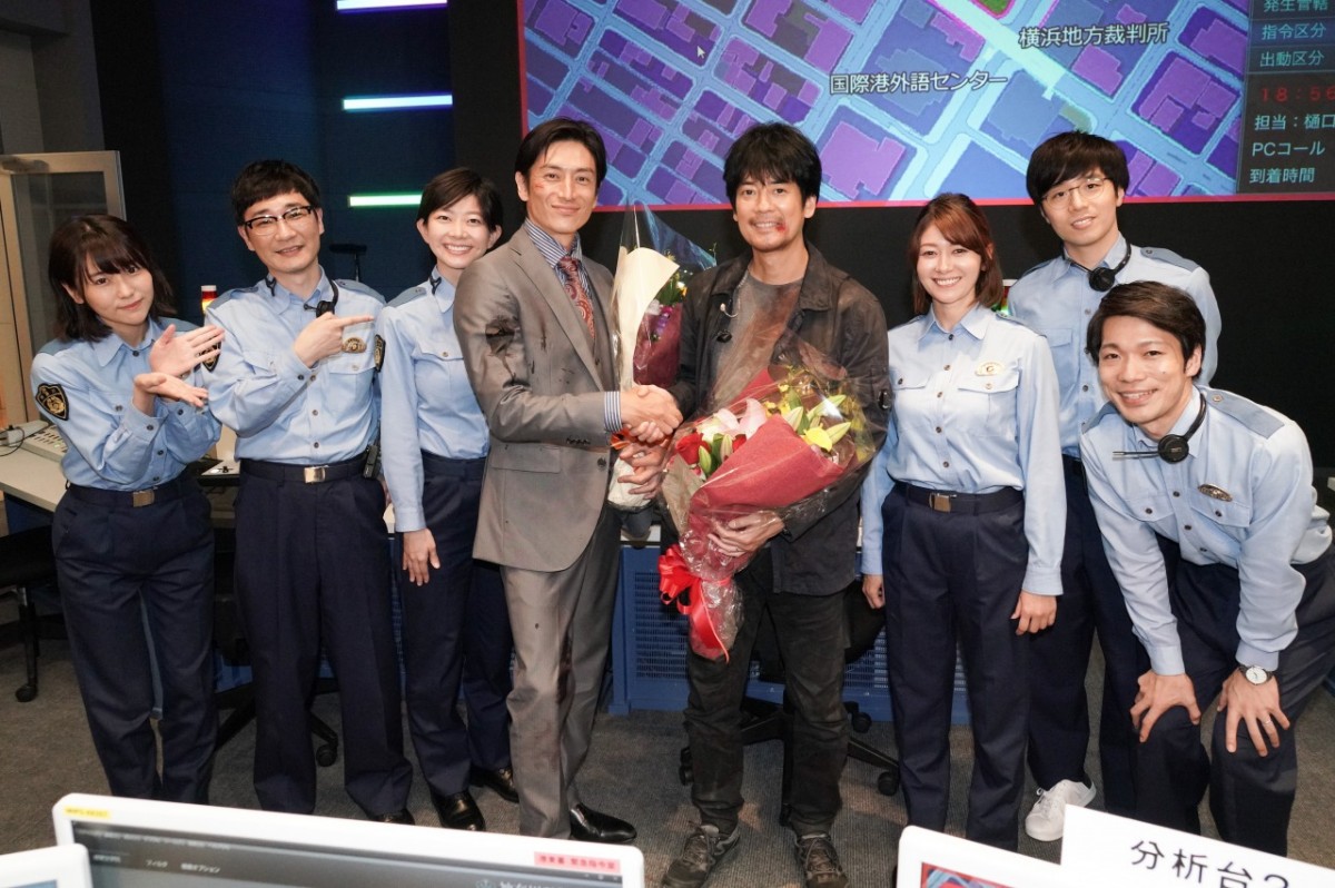 土曜ドラマ『ボイス 110緊急指令室』唐沢寿明と伊勢谷友介のクランクアップの様子