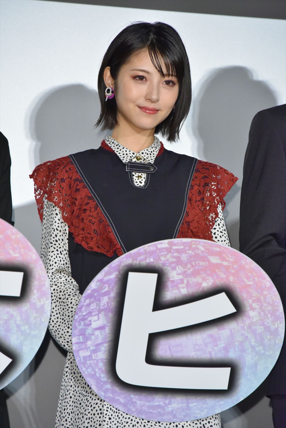 浜辺美波、10年後の福原遥は結婚すると妄想「ブーケ受け取りたい」