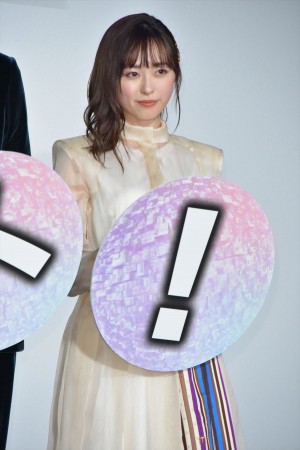 『HELLO WORLD』初日舞台挨拶に登場した福原遥