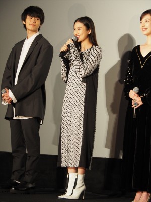 『アイネクライネナハトムジーク』公開記念舞台挨拶に登場した恒松祐里