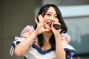 AKB48　56thシングル「サステナブル」発売記念イベントに登場した向井地美音