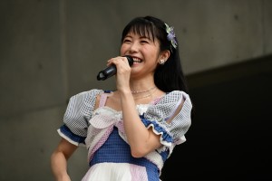 AKB48　56thシングル「サステナブル」発売記念イベントに登場した横山由依