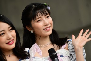 AKB48　56thシングル「サステナブル」発売記念イベントに登場した横山由依
