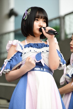AKB48　56thシングル「サステナブル」発売記念イベントに登場した矢作萌夏