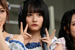 AKB48　56thシングル「サステナブル」発売記念イベントに登場した矢作萌夏