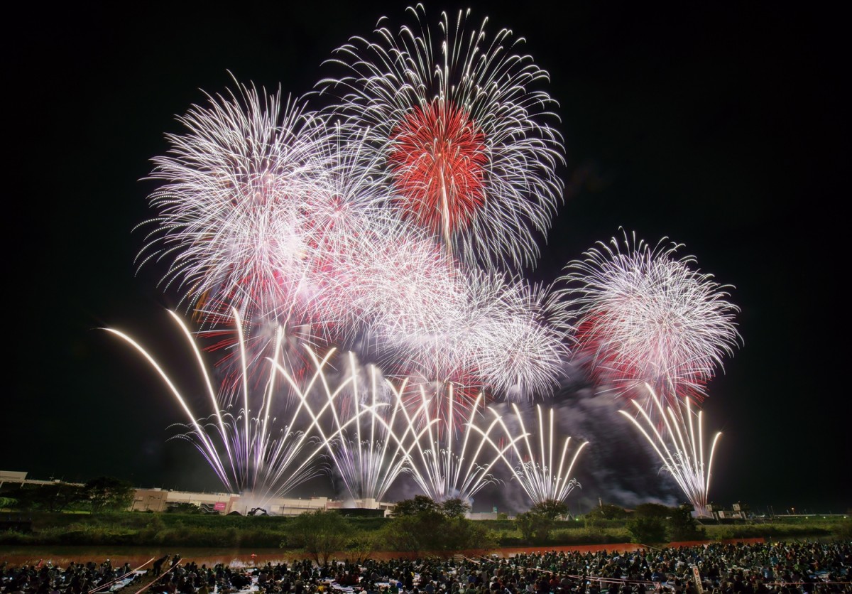 【秋の夜空を彩る関東の花火大会】