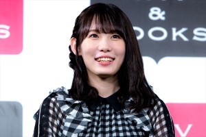 1st写真集『青春の瓶詰め』刊行記念お渡し会に登場した小池美波