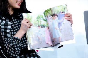 1st写真集『青春の瓶詰め』刊行記念お渡し会に登場した小池美波