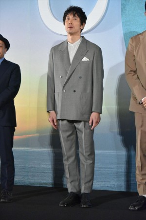 『ひとよ』ジャパンプレミア試写会に登場した佐々木蔵之介