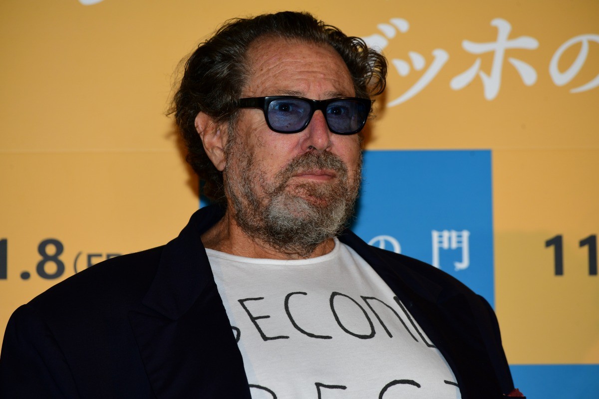 来日のウィレム・デフォー、リリー・フランキーの絶賛に照れ笑い