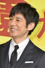 映画『任侠学園』初日舞台挨拶に登場した西島秀俊