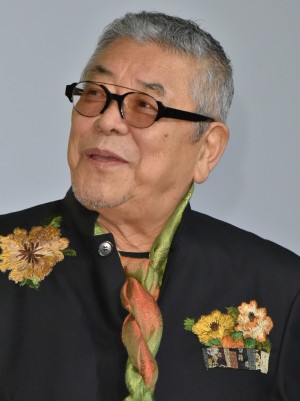 映画『任侠学園』初日舞台挨拶に登場した中尾彬