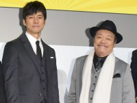 （左から）映画『任侠学園』初日舞台挨拶に登場した西島秀俊、西田敏行