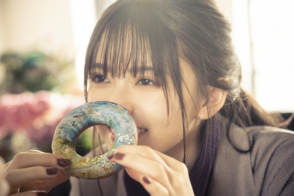 齋藤飛鳥、与田祐希らが肩だし密着…美麗ショット公開