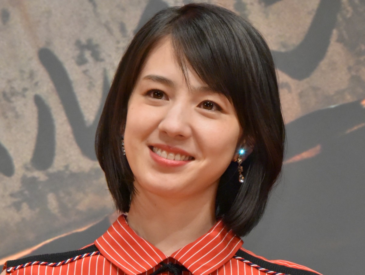 桜庭ななみ、美女×紅葉 “美の共演”にファン「素敵」「きれい」