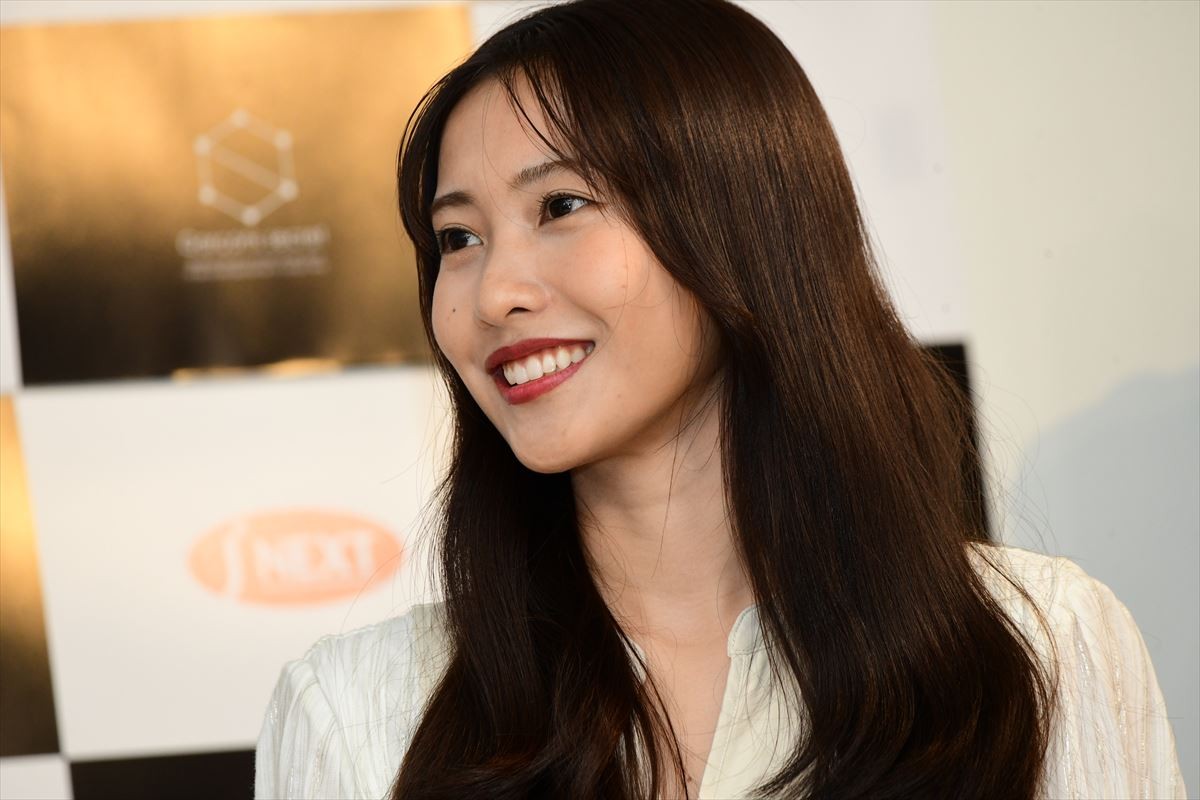 佐野ひなこ、“冴えない兄”にお願い「こうなっていただきたい」