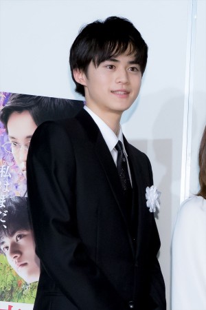 映画『蜜蜂と遠雷』囲み取材に登場した鈴鹿央士