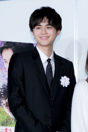 映画『蜜蜂と遠雷』囲み取材に登場した鈴鹿央士