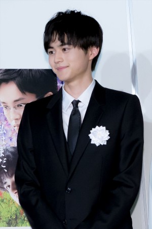 映画『蜜蜂と遠雷』囲み取材に登場した鈴鹿央士