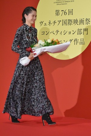 映画『真実』ジャパンプレミアに登場した宮崎あおい