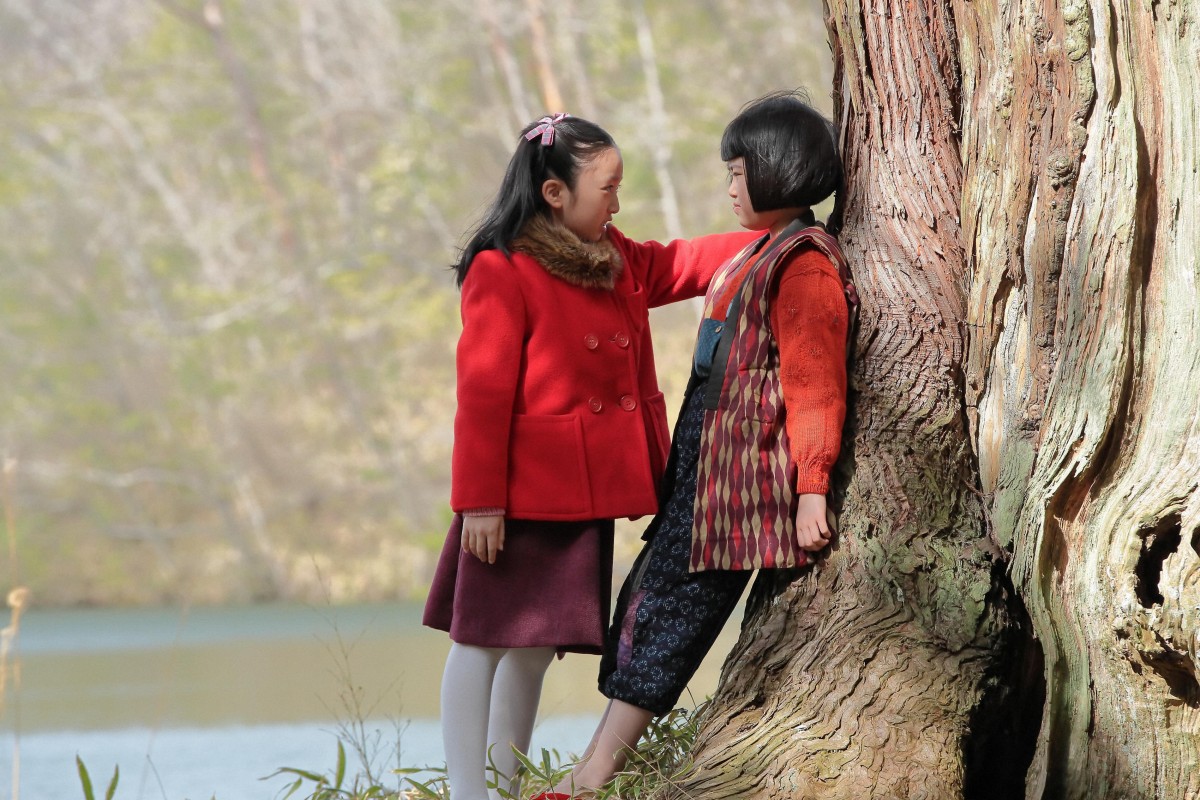 (左から)照子役の横溝菜帆、喜美子役の川島夕空 『スカーレット』第6話より