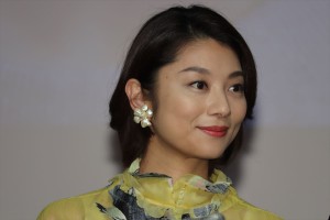 土曜ドラマ『俺の話は長い』完成披露試写会に出席した小池栄子